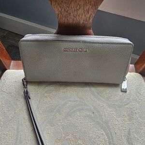 Michael Kors Gray Wallett